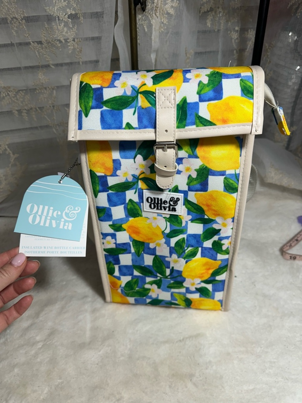 Ollie& Olivia lemon insulated wine bottle carrier